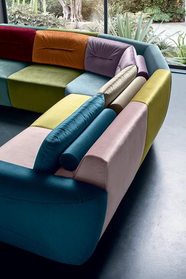 schienale divano colorato